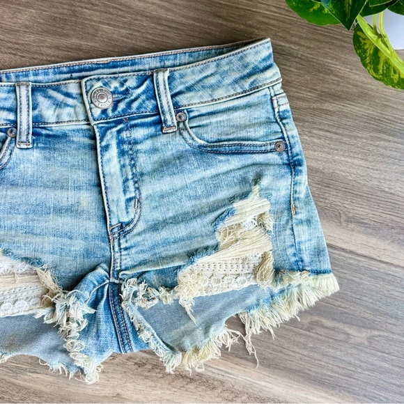 American Eagle Shortie Denim Shorts Lace Distressed Light Wash Size 0 - Picture 7 of 11